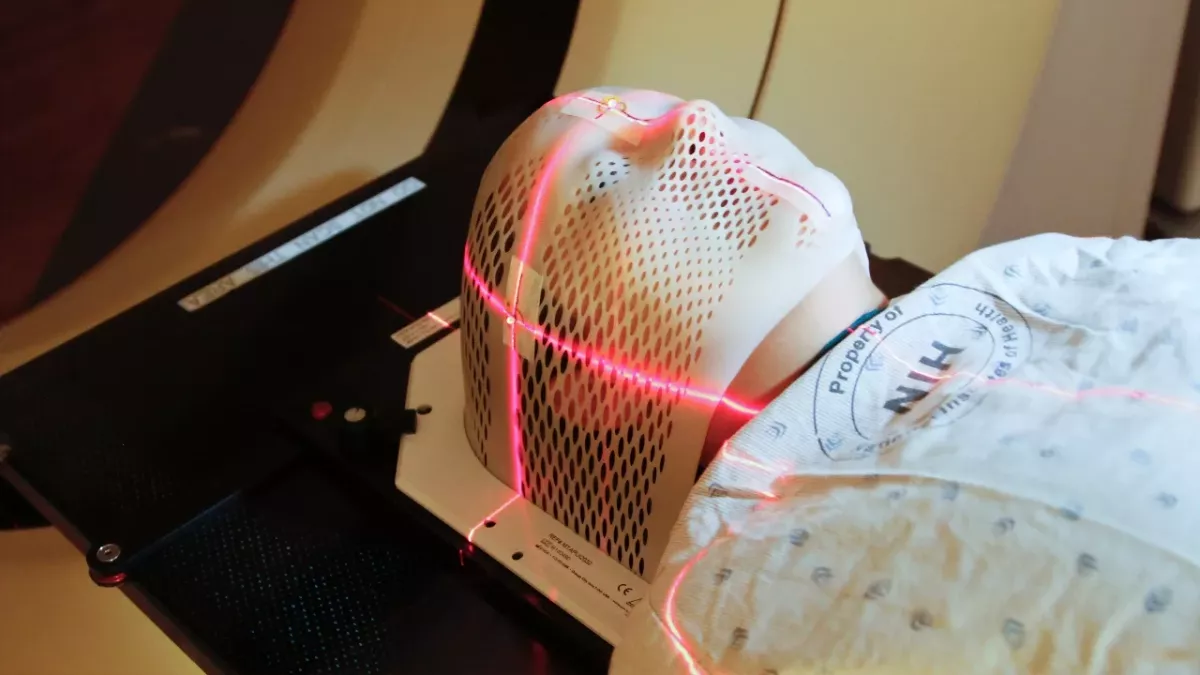 woman metal object body MRI danger