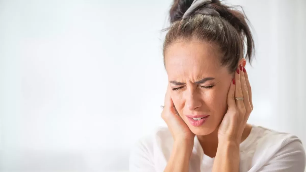 Woman suffers from a rare condition meaning she can't hear men’s voices ...