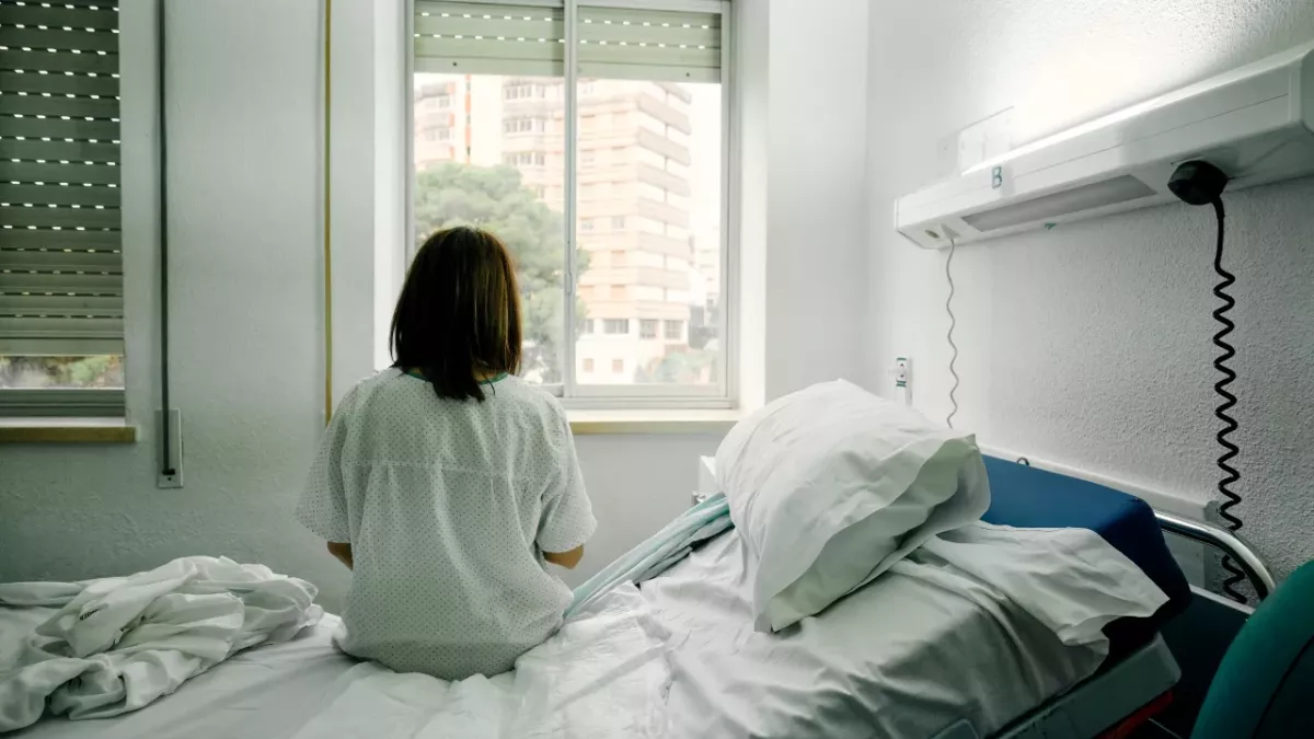 woman violent migraine hospitalized lost memory health