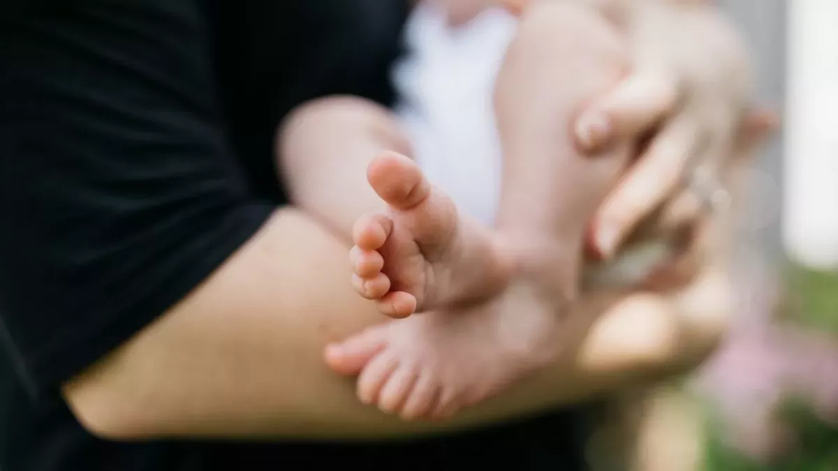 Woman Wakes Up From 10-Month Coma To Find Out She Is a Mother