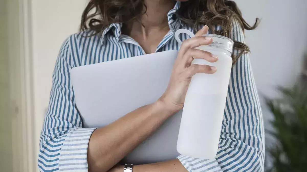 woman's water bottle was 'poisoning' her due to silicone stopper