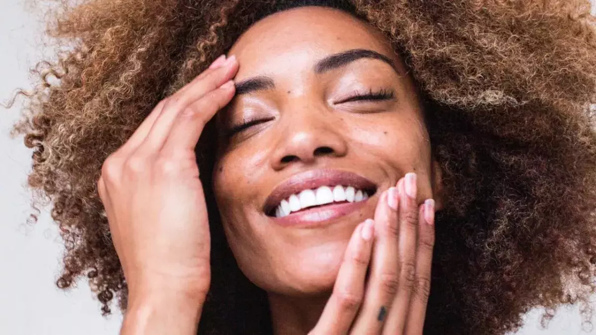 6 Supplements To Keep Your Skin Glowing From the Inside Out