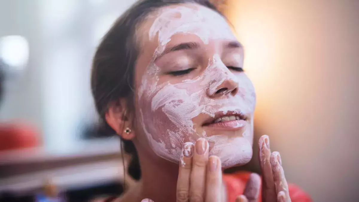 The 7 Best Acne Treatment Masks Of 2021