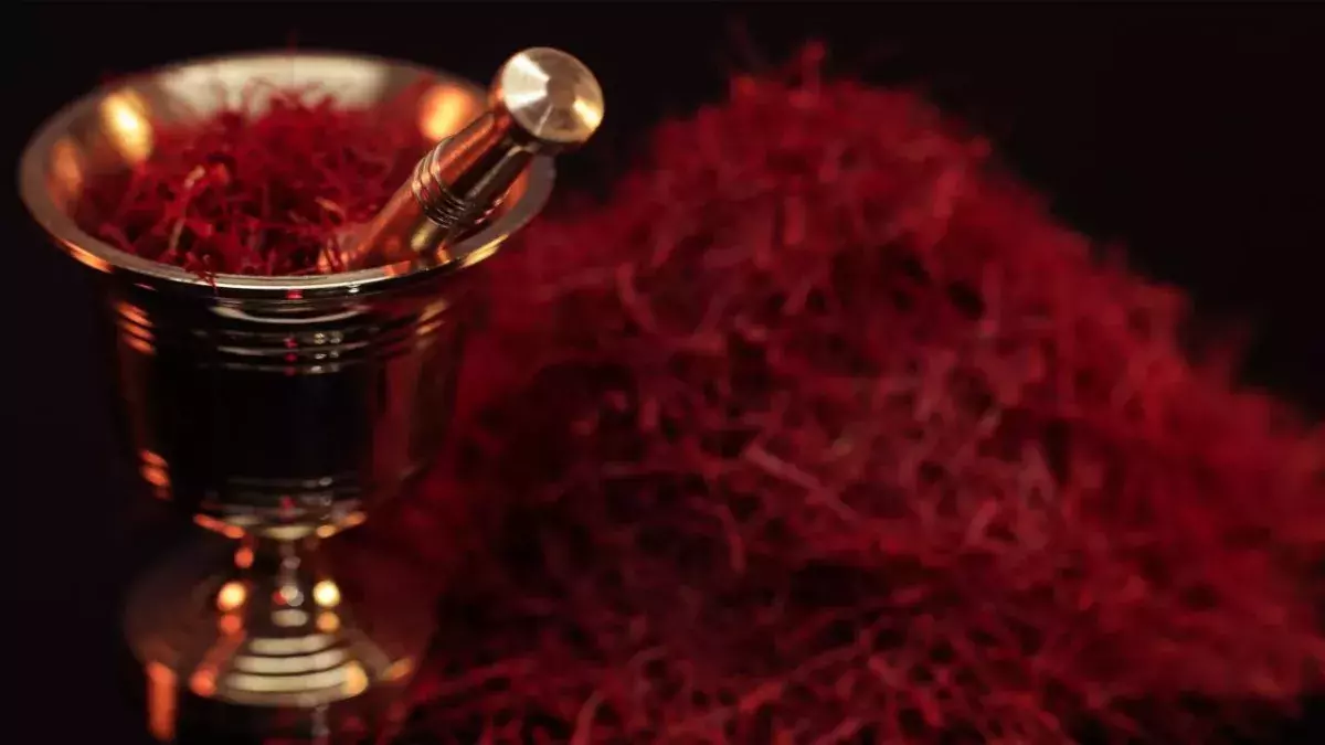 7 incredible skin benefits of the world’s most expensive spice