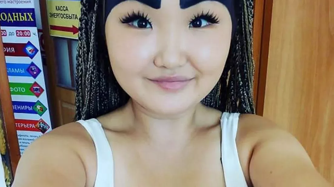 Anzhelika Protodyakonova is taking Instagram by storm after her crazy eyebrow trend went viral.