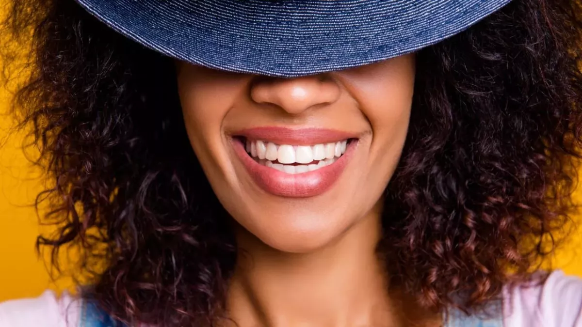 This is how to fix yellow and stained teeth 