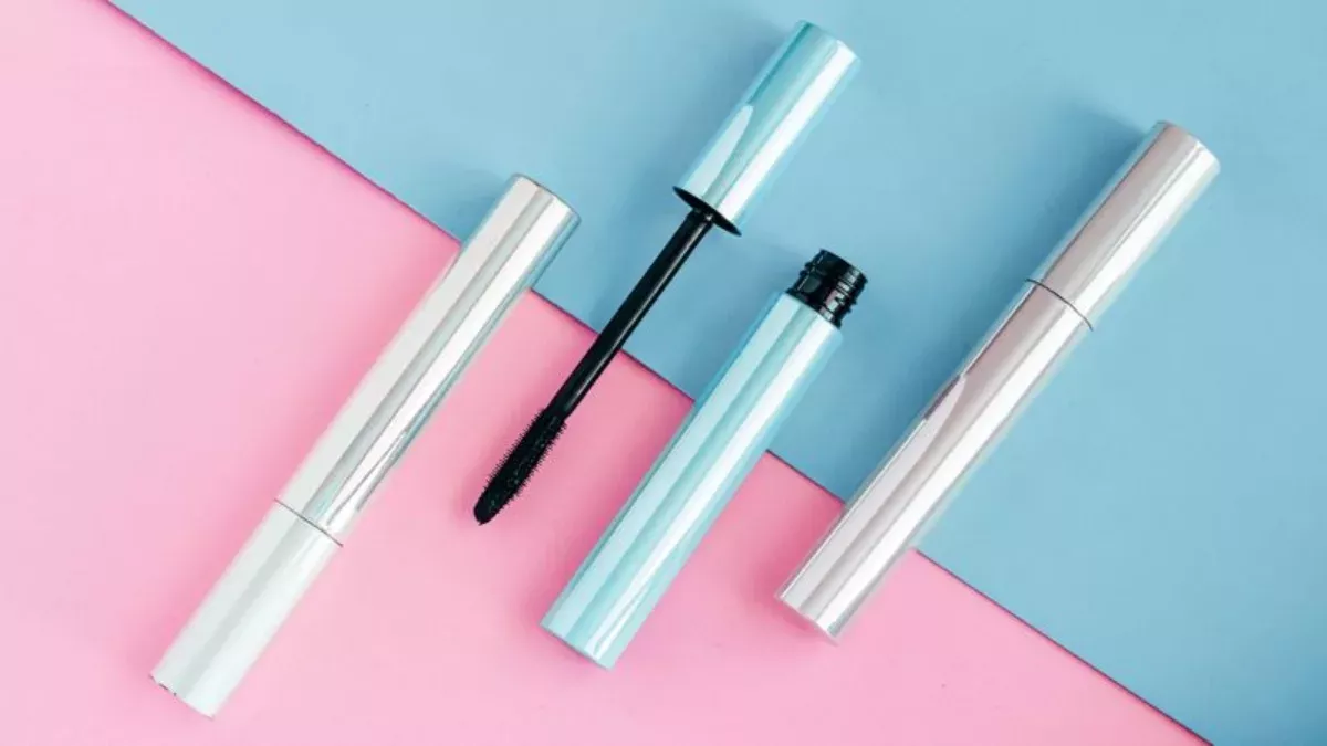 mascara brush