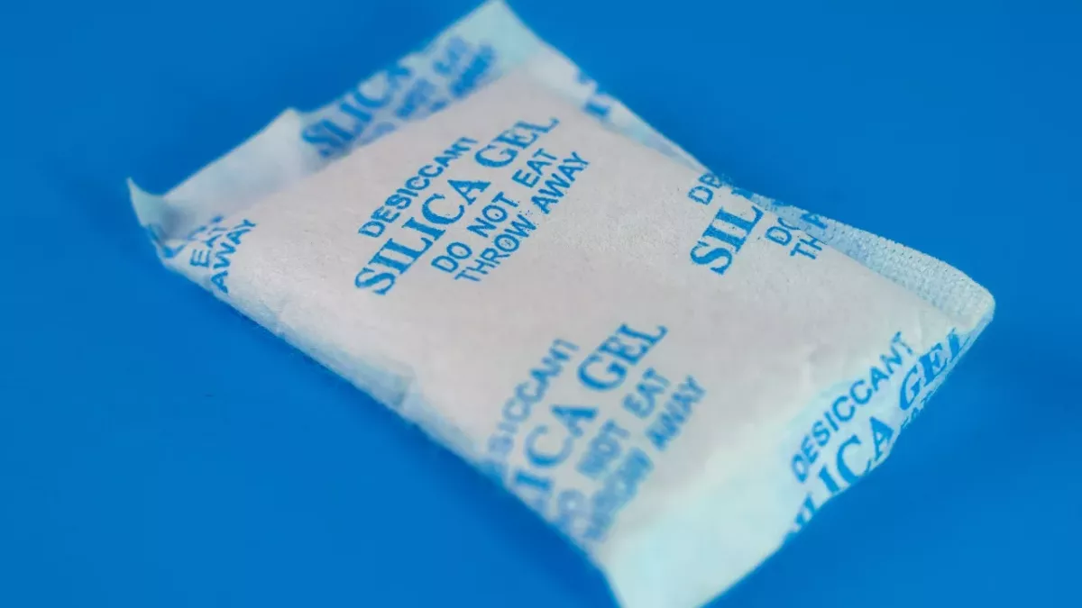 never throw away silica gel packets