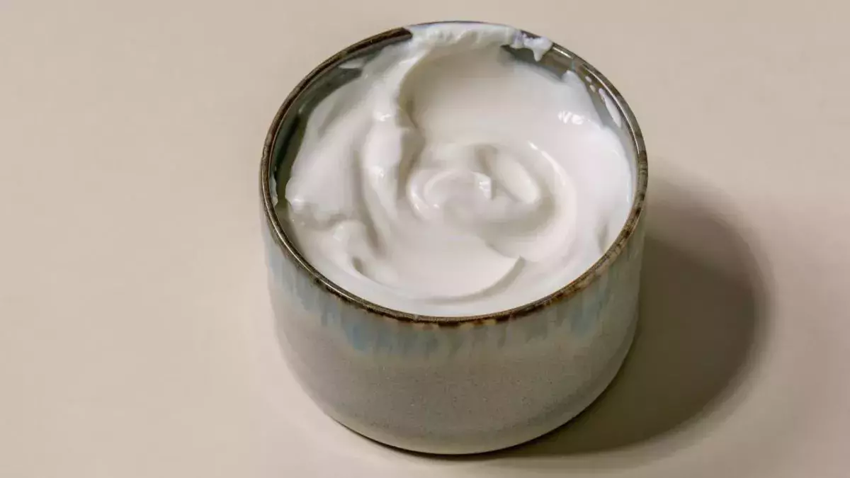 New trend involving sour cream to treat sunburns is causing concern among medics