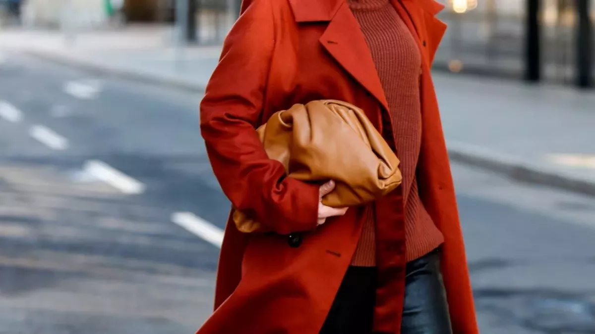 The pouch bag