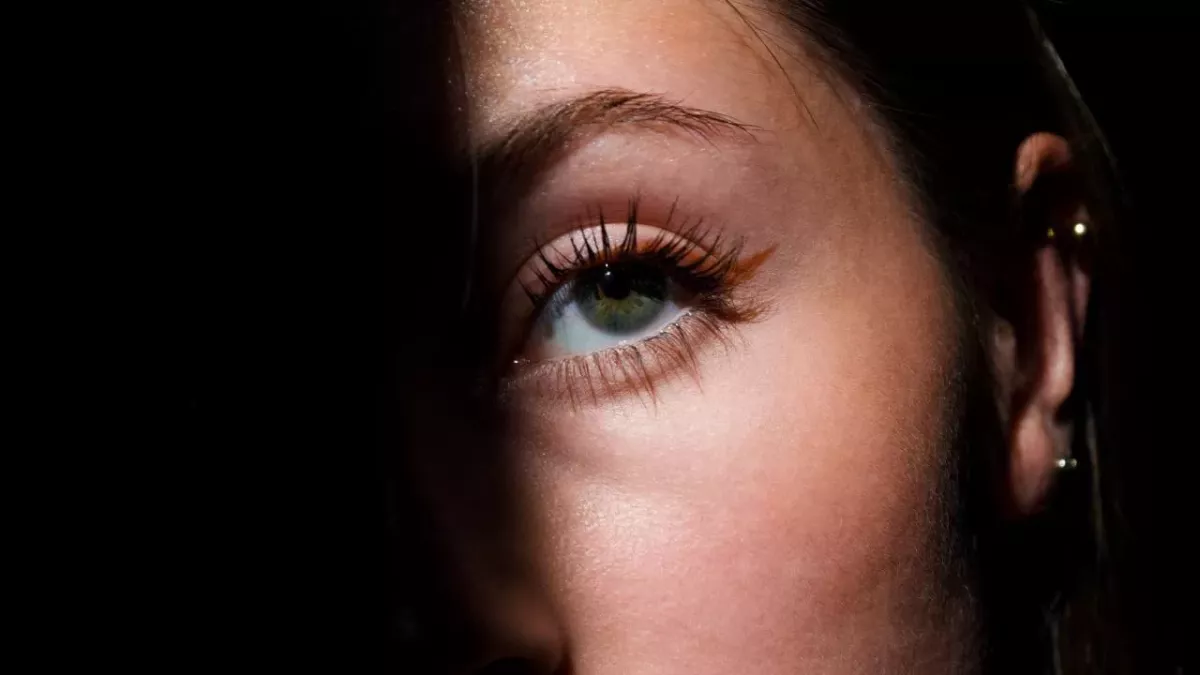 Shadow liner: The new eyeliner trend for the makeup minimalist