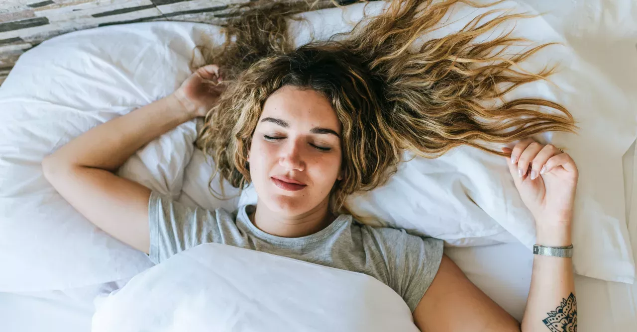 Should you sleep with your hair tied?