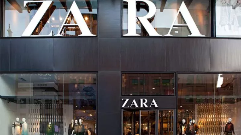 These Very Trendy Zara Jeans Are Perfect For Short And Curvy Girls