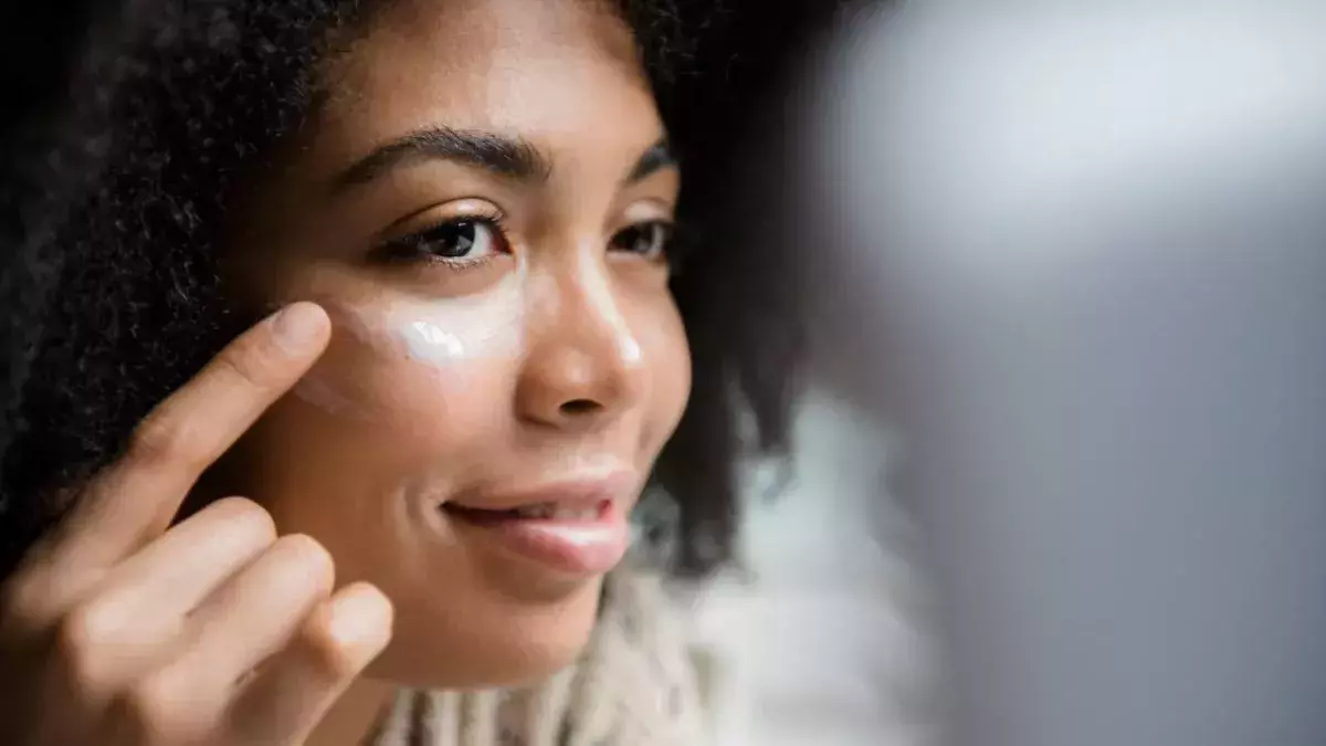 What Is the Skin’s Moisture Barrier? We Asked the Experts
