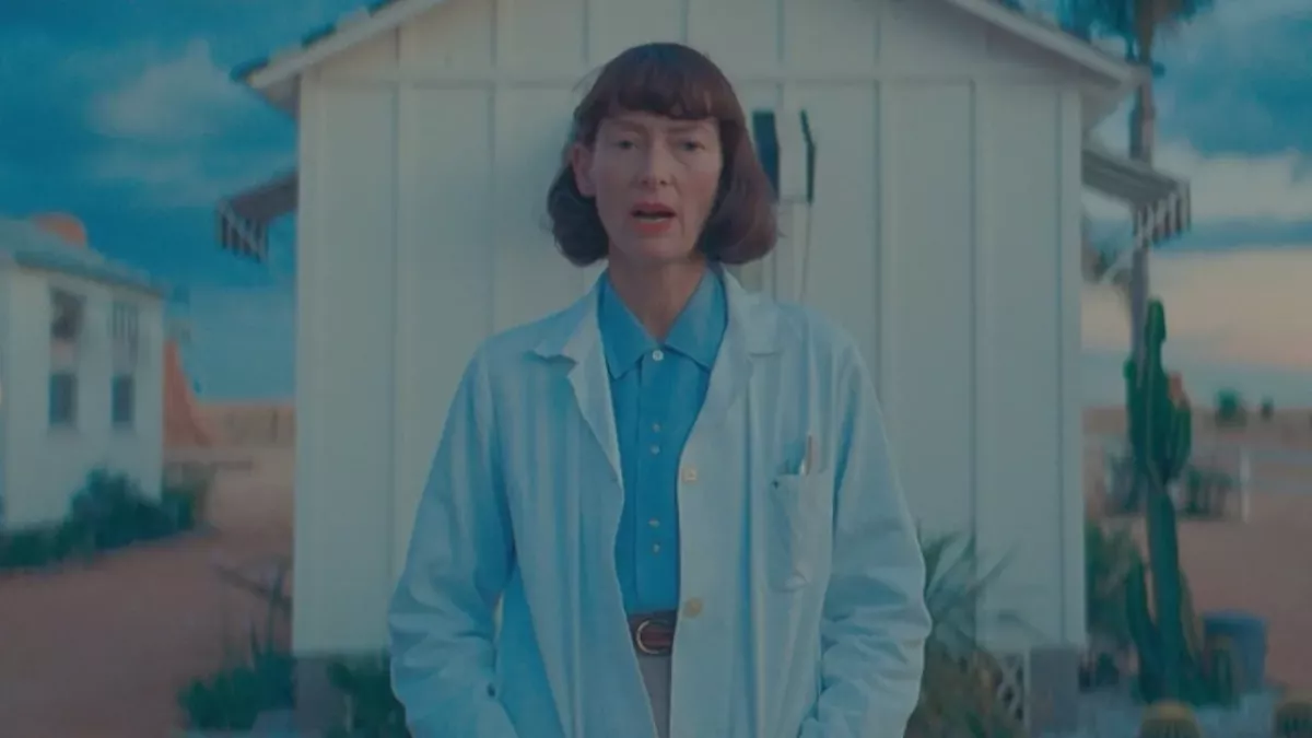 Women's shirt buttons are different to men's