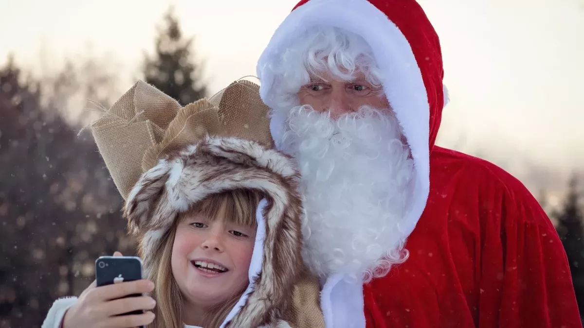 Believing in Santa Claus could help your child become a great scientist 