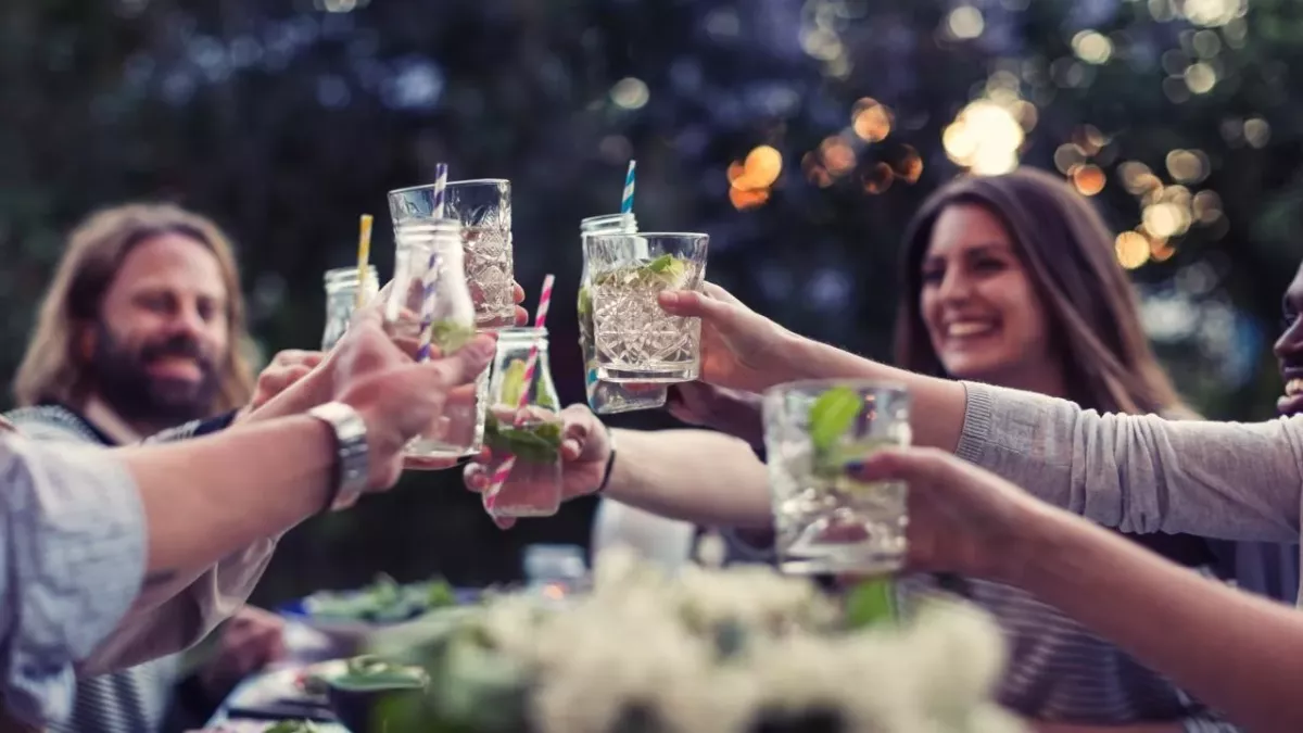 3 popular drinks you should always avoid during a heatwave, they will dehydrate you