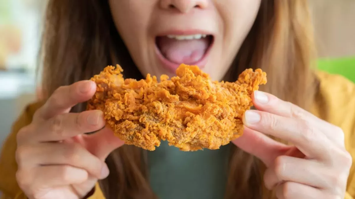 Customer horrified, claims popular fast-food place served fried rat instead of chicken