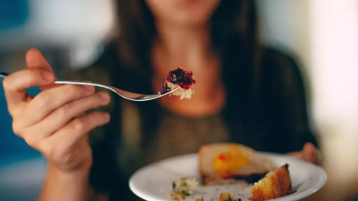 eating sweet and salty snacks as bad as passive smoking