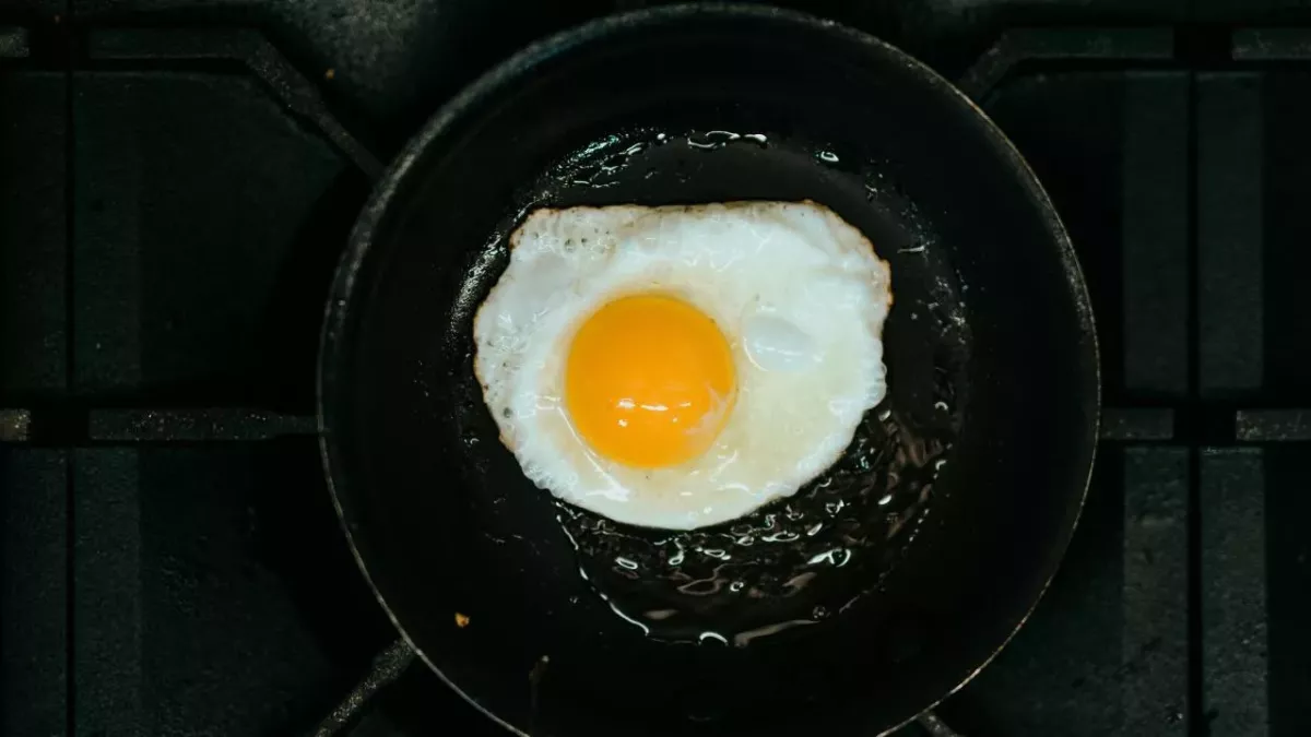 Make the perfect fried egg with this genius hack