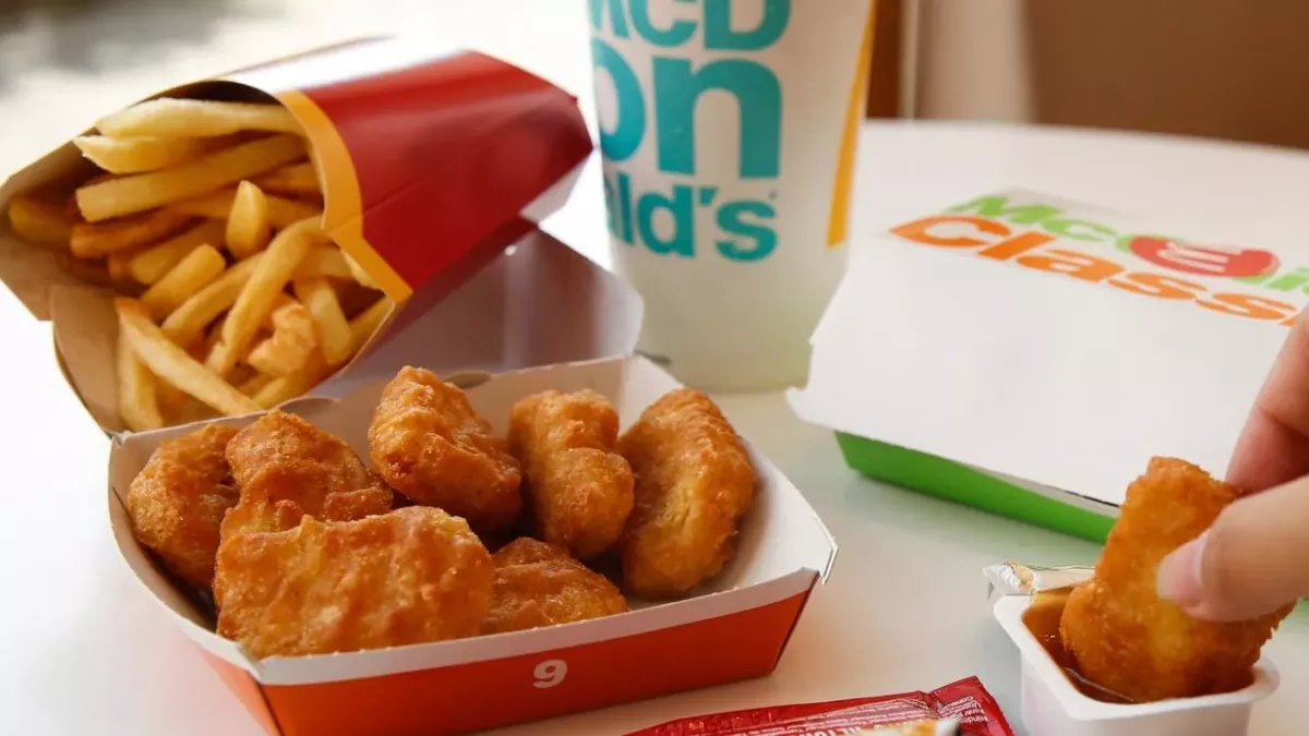 McDonald's fans in horror after seeing how this man eats his chicken McNuggets