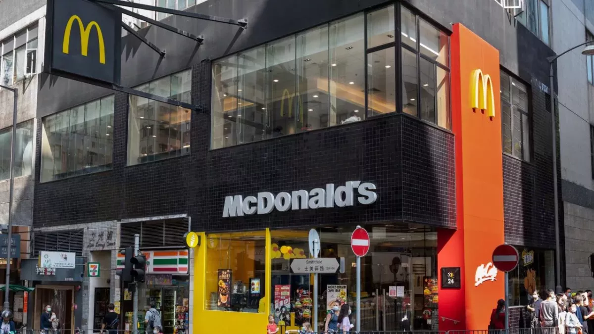 McDonald's : Have the sizes of the burgers really gotten smaller?