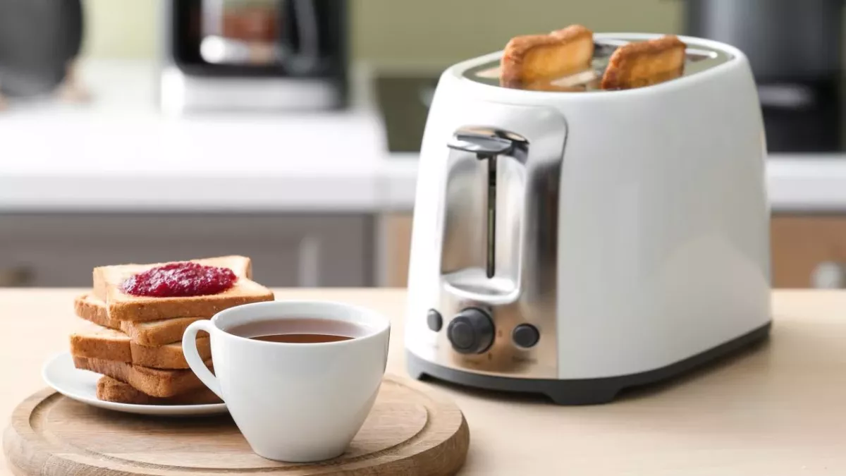 People going crazy after finding out there is a hidden compartment in their toaster