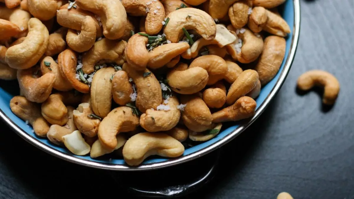 People shocked to discovered how cashews are actually grown 