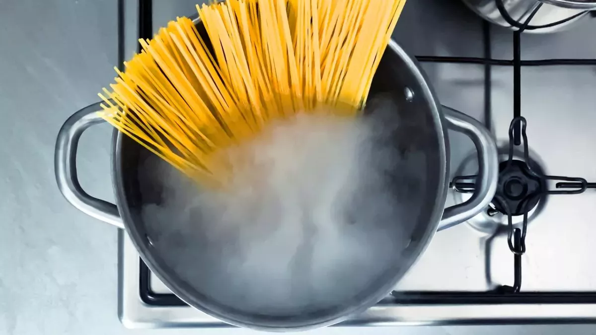 People shocked to learn right way to cook pasta that cuts down energy bill