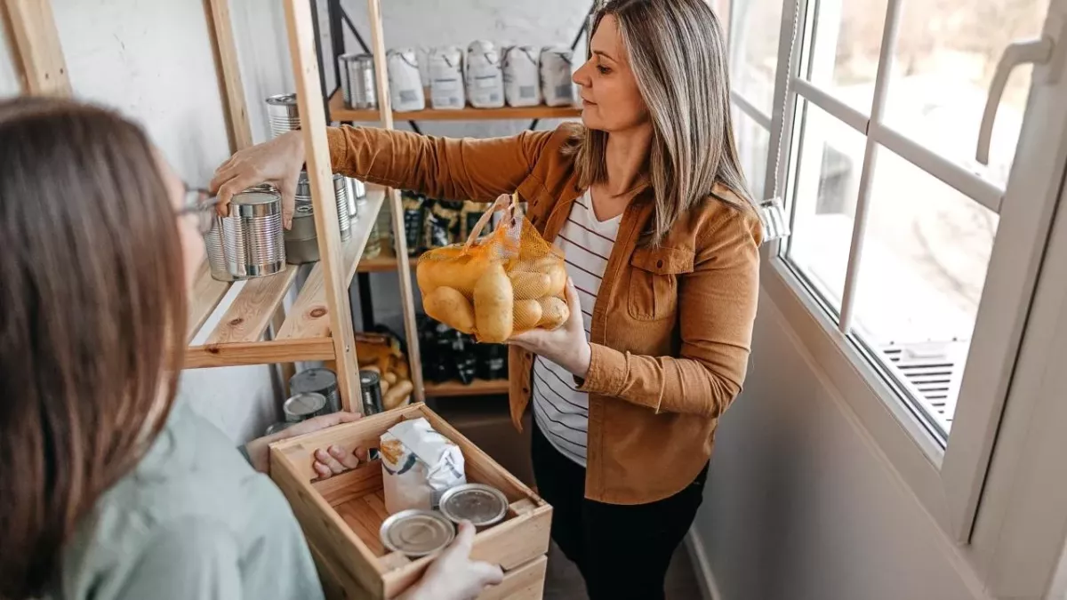 A week’s shopping for only £3.50: London pantry provides surplus food for cheap