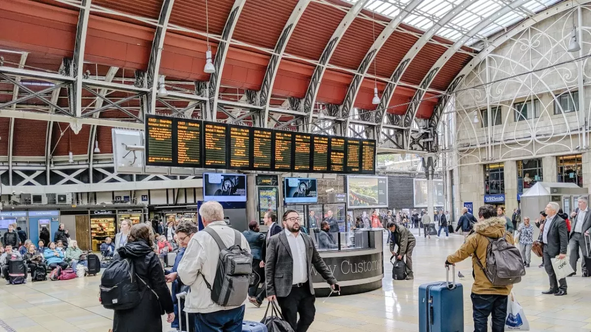 Here are the clothes you should avoid wearing for a safe and comfortable flight