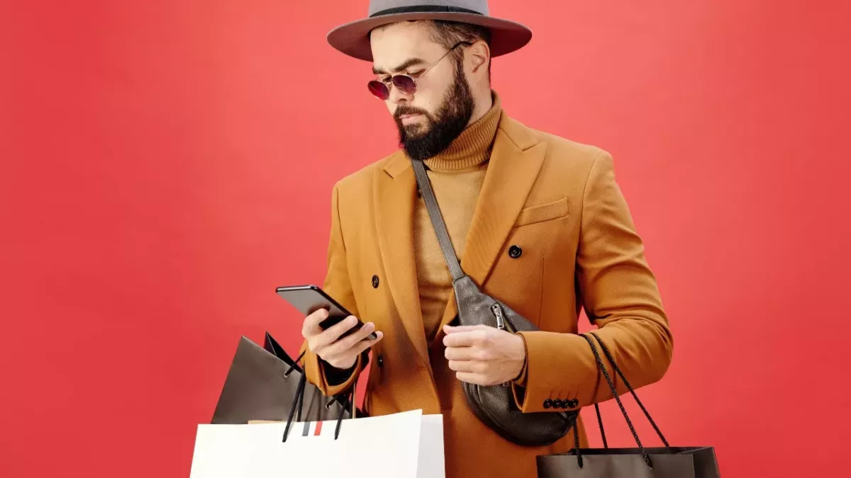  Here is why men wait until Christmas Eve to shop