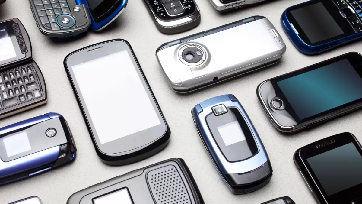 5 old forgotten phones that are worth thousands today