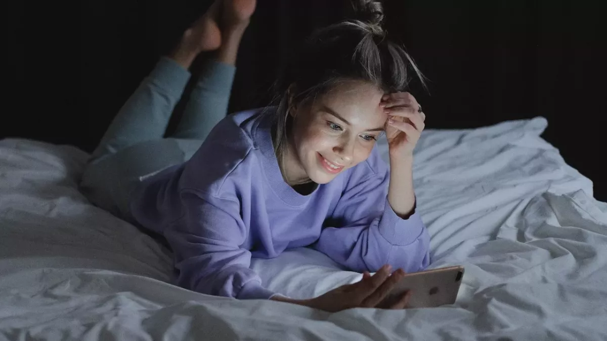 Experts reveal you should turn off your phone for 5 minutes every night, here's why