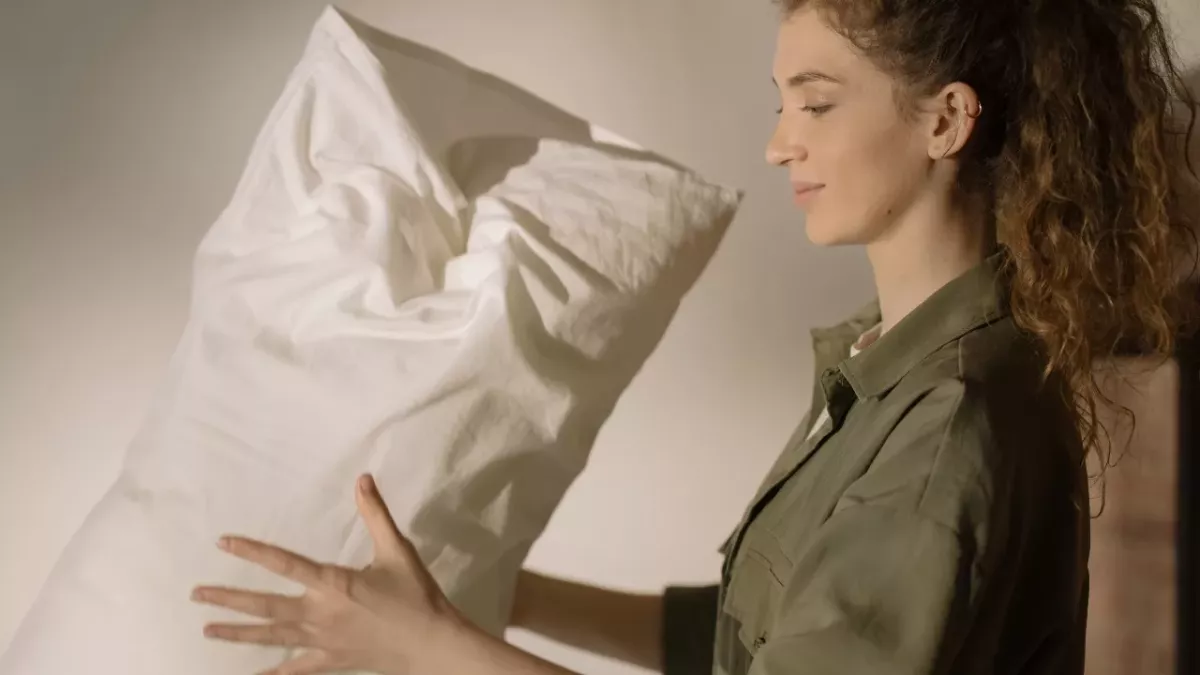 Tired of yellow pillowcases? This is how to wash them back to white