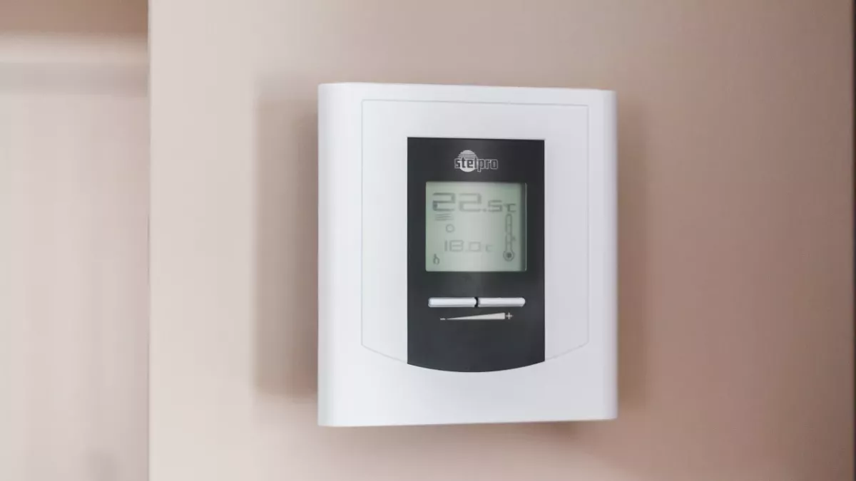 Brits urged to change heating settings today to save £400 on energy bills