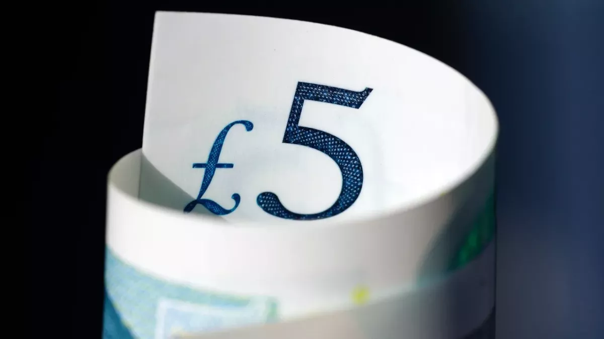 Calls for minimum wage to be increased to £15 amid cost-of-living crisis