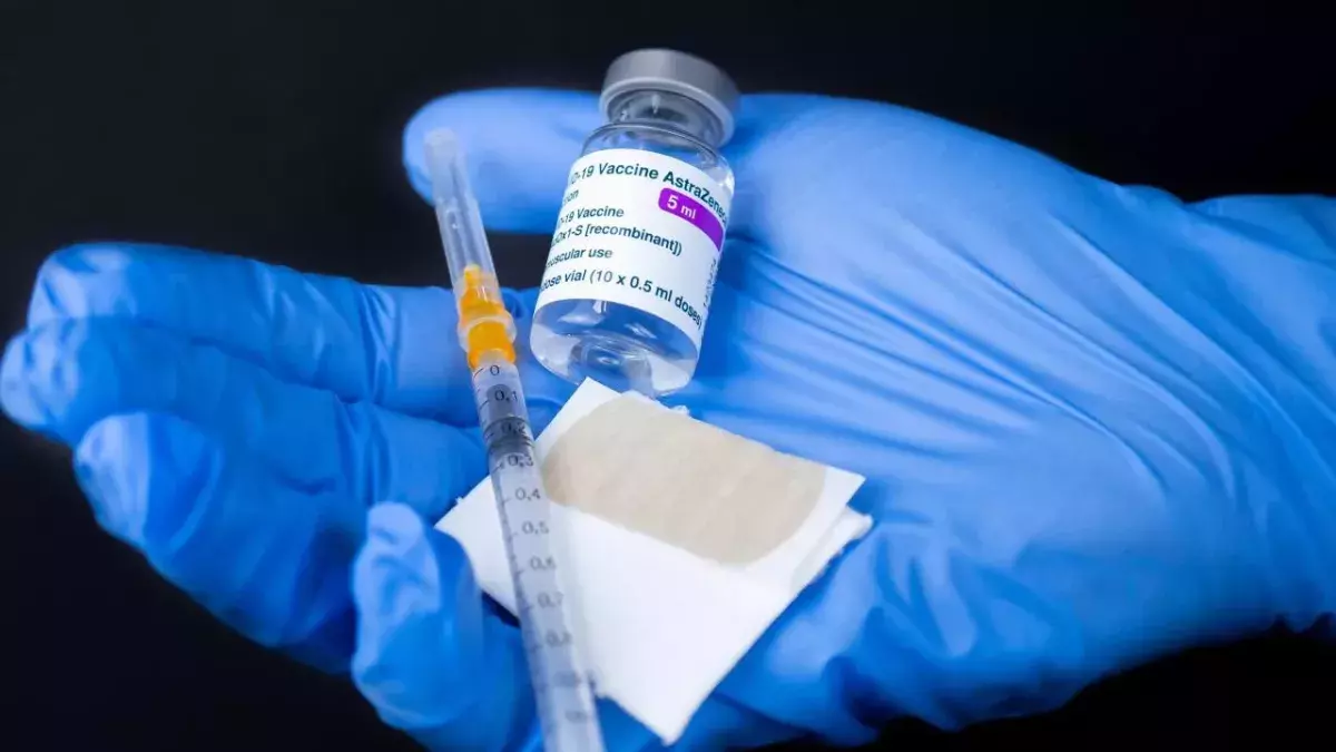 COVID booster jabs are the only way to save Christmas, experts say 