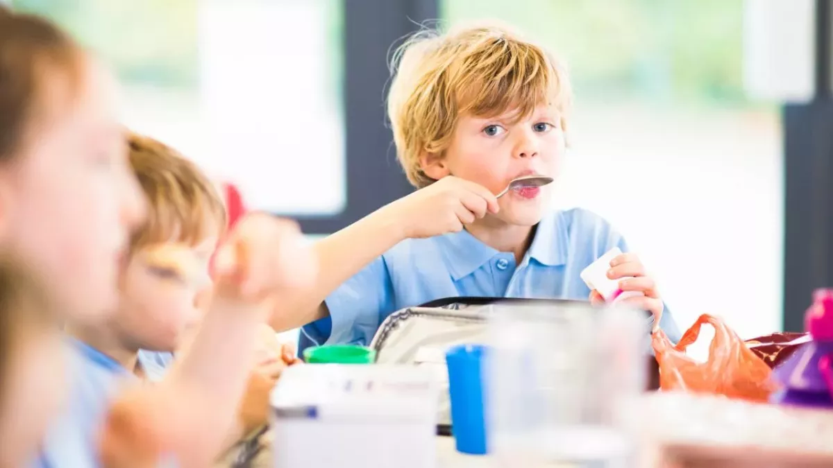 Hot meals or heated classrooms? ‘Turbulent times ahead’ as UK schools forced to choose between the two 