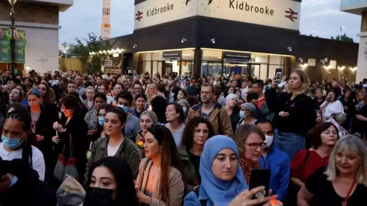 Hundreds attend vigil to mourn murdered school teacher, Sabina Nessa.