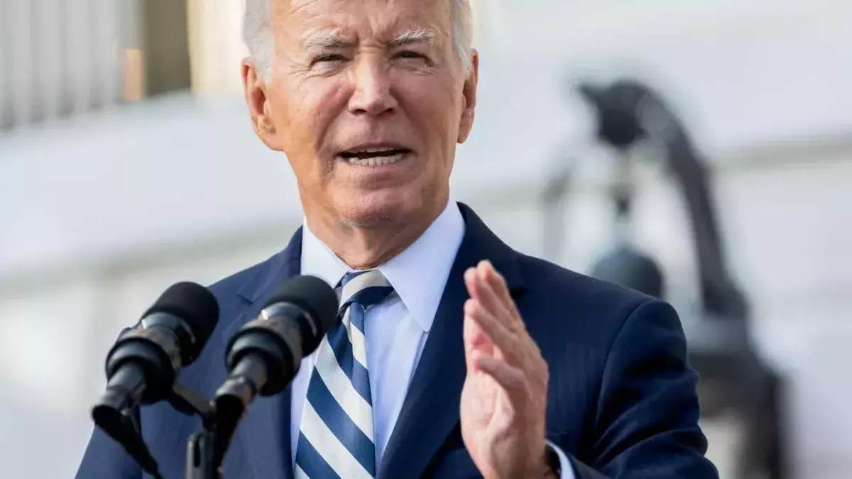 Joe Biden Donald Trump cap 