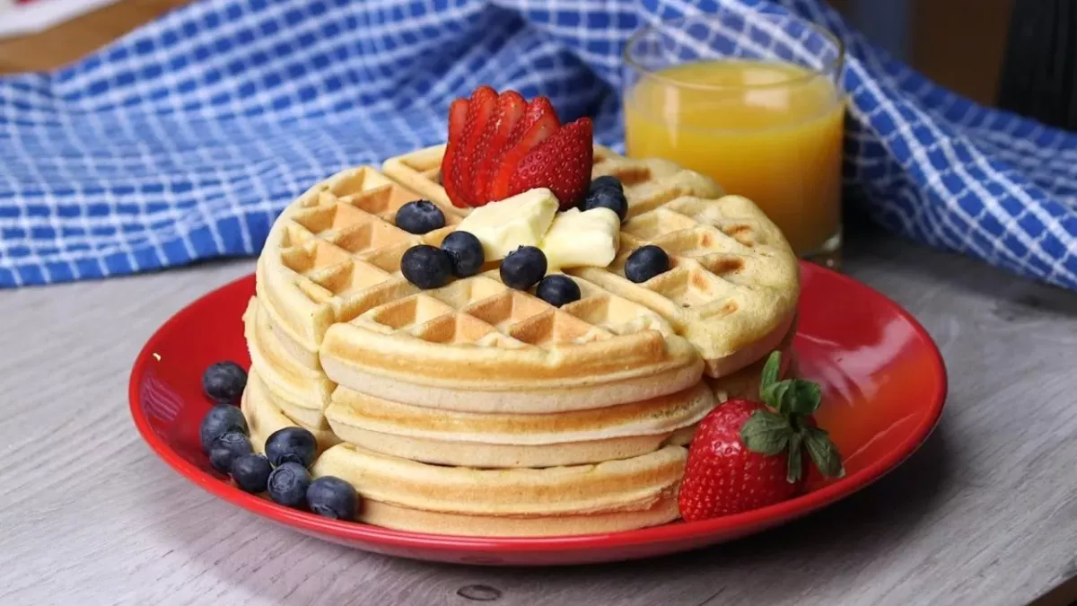 Lidle is selling a waffle and doughnut maker