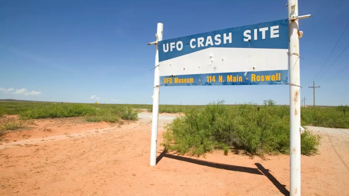 Person claiming to be a former CIA agent says Aliens exist