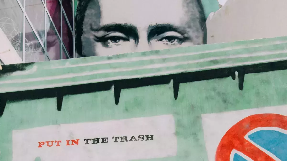 Putin in danger: Where will he hide his wife and children?