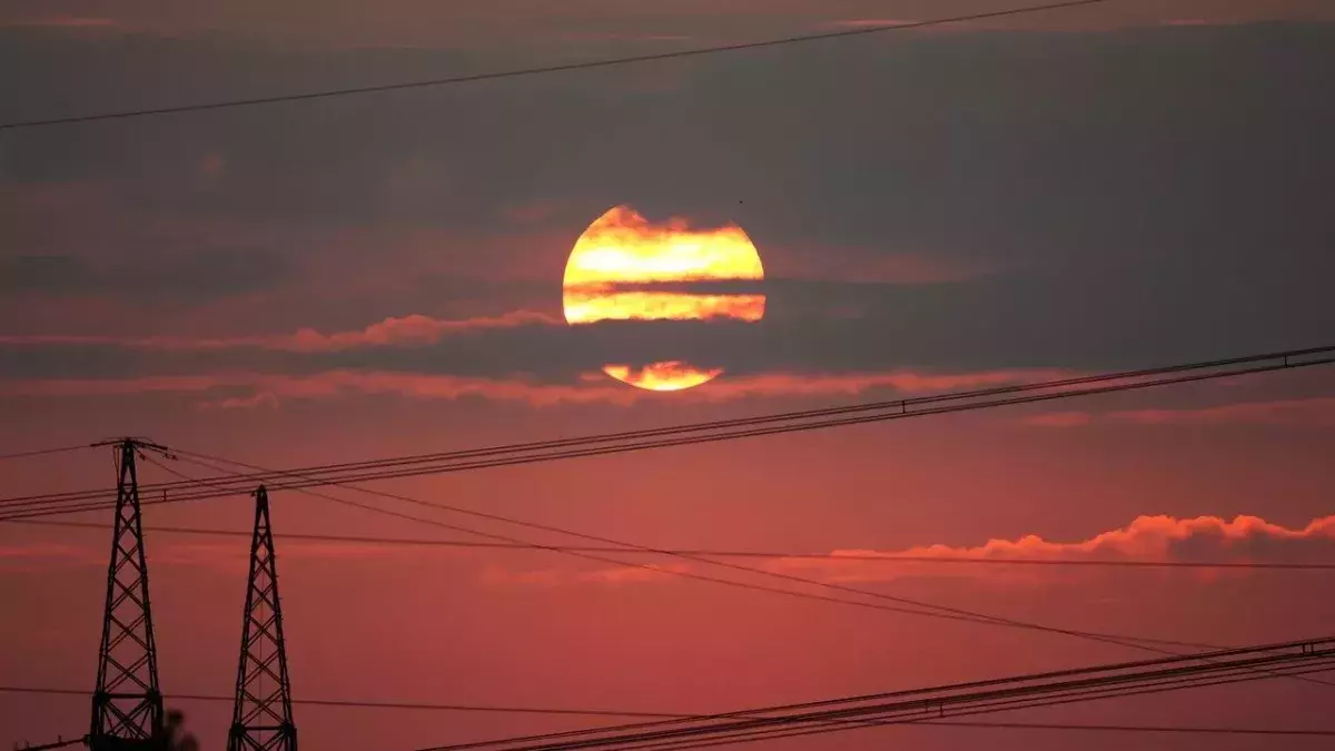 Sahara dust cloud UK warnings