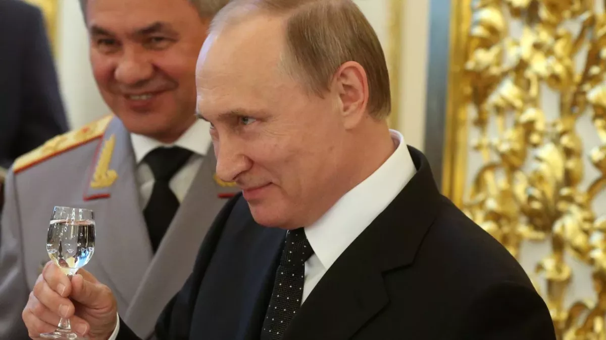 Silvio Berlusconi: Vladimir Putin sent me Vodka and a sweet letter for my birthday 