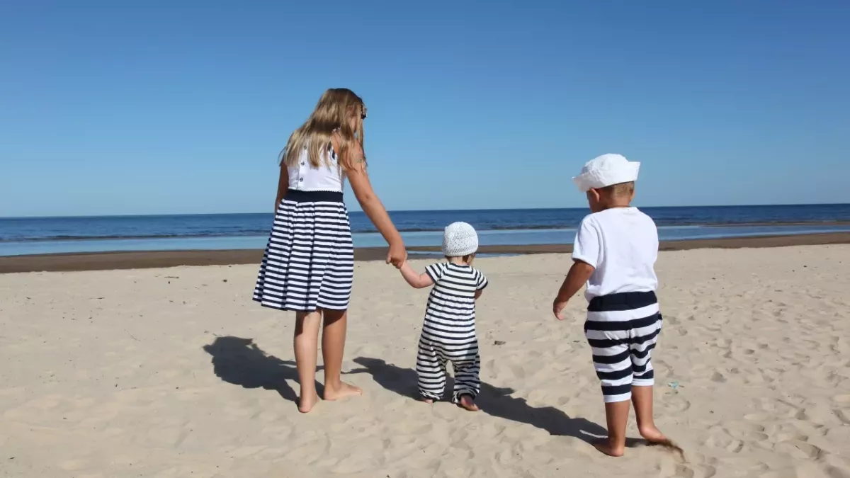 Thousands claiming benefits warned of travelling this summer: Your payments could be affected