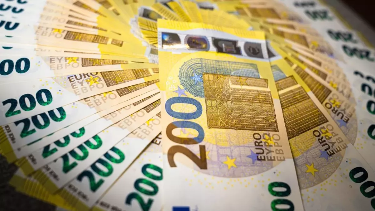 Thousands set to get €200 cash boost, check if you're eligible | Ohmymag