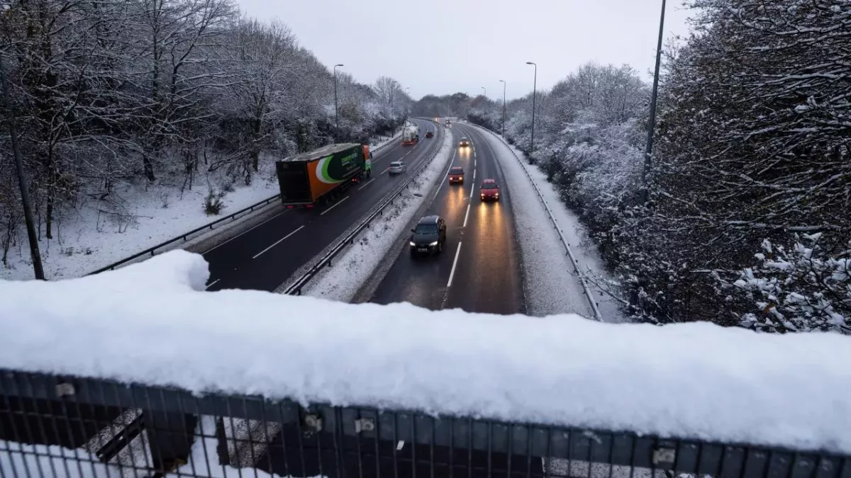 Heavy snow sparks travel chaos across the UK: Here's all the transport ...