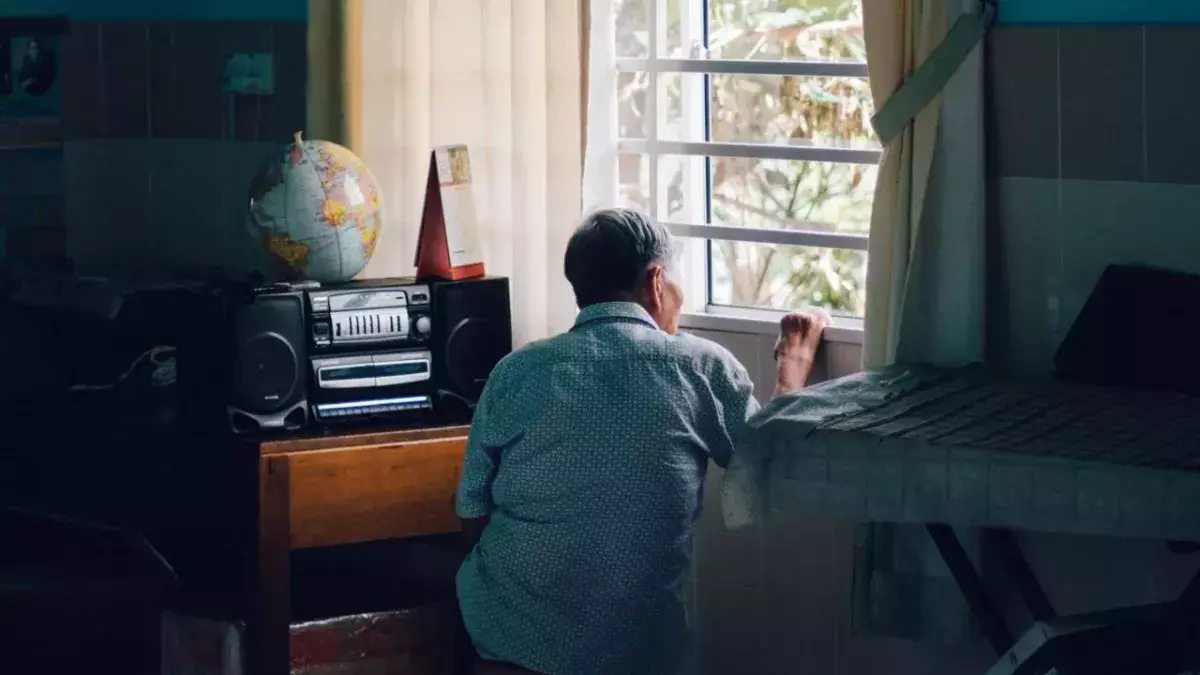 Unvaxxed Brits could face lockdown, expert says